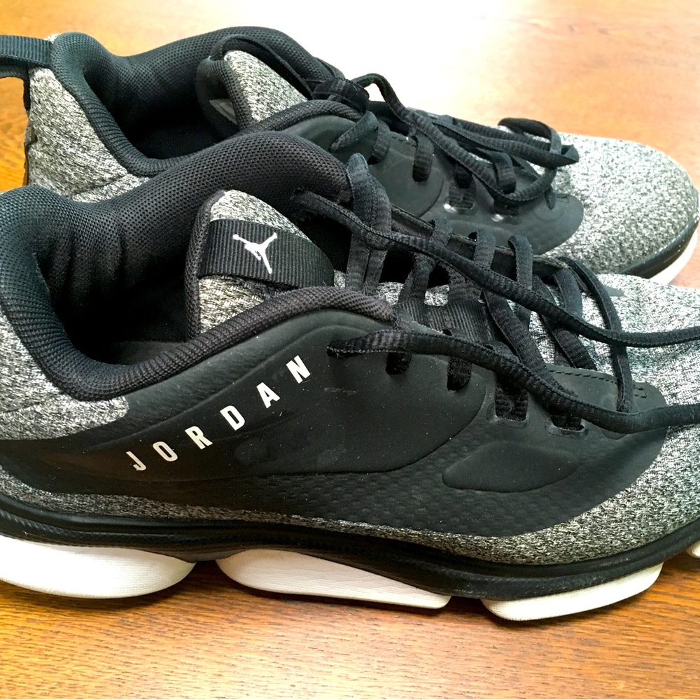 Air Jordan Impact TR 854289-002, sz 8. Grey &black, white soles. Great condition